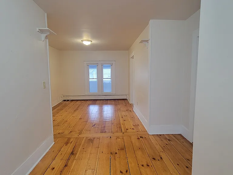 25 Pine St #A — Photo 9