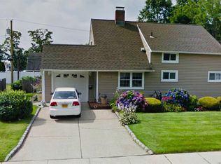20 Ballad Ln, Hicksville, NY 11801