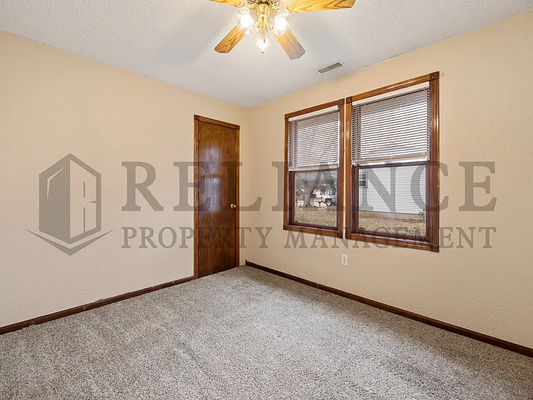 302 N King St — Photo 16