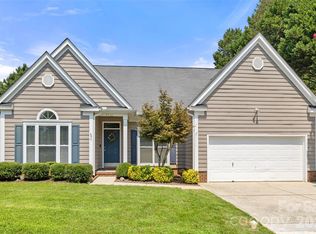 8632 Castlebay Dr, Charlotte, NC 28277