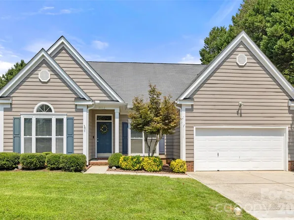 8632 Castlebay Dr, Charlotte, NC 28277