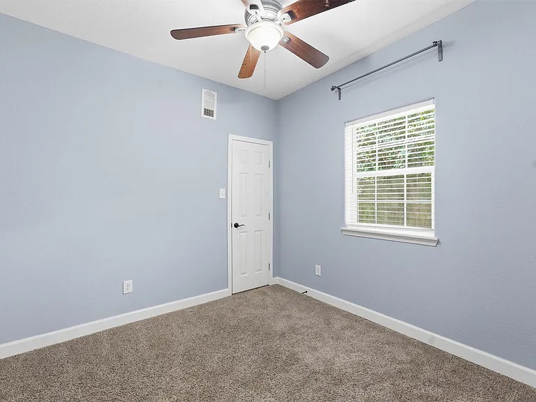 15621 Northland Dr — Photo 13