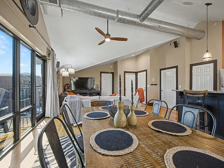 261 S Limestone St #304 — Photo 22