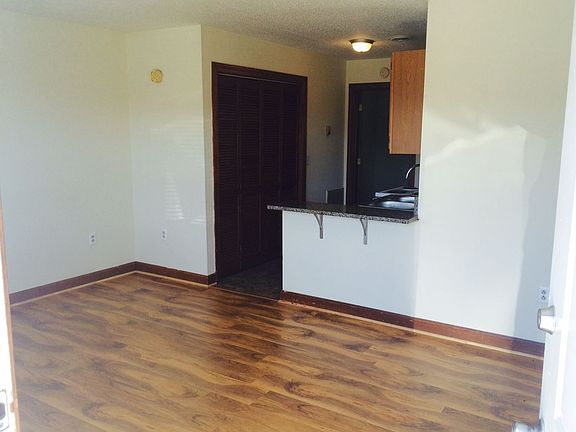 3rd image of 406 & 408 Lee St #406-2