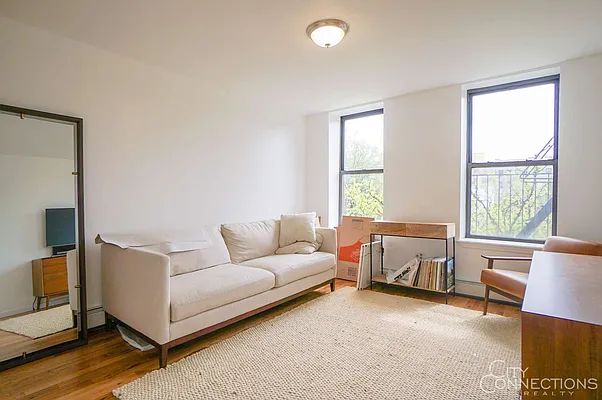 Rented by City Connections Realty | media 1