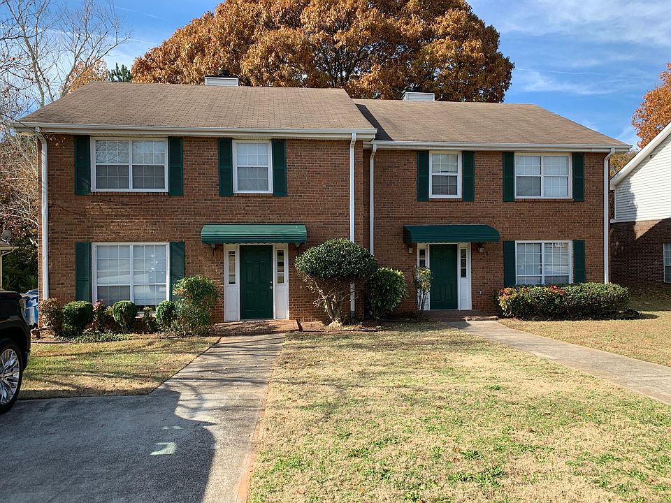 1st image of 2818 Sweet Briar Ln SE