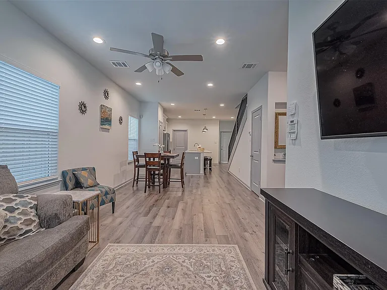 3540 Rebecca St — Photo 6