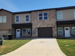300 Beau Claire Cir, Byron, GA 31008