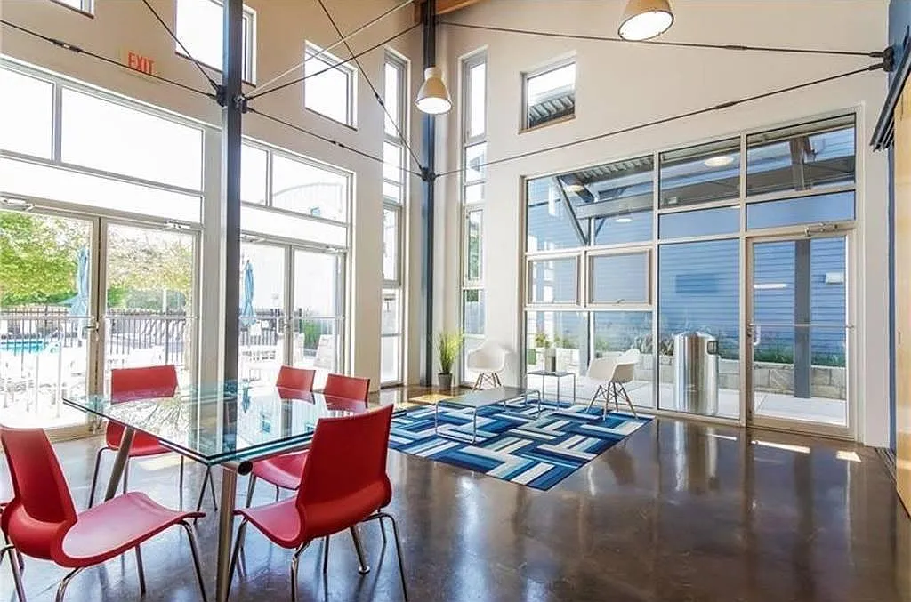 1 bed, 999 sqft, $1,800 — Photo 4