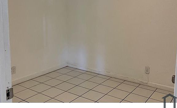 5th image of 1221 NE 23rd Ave #4