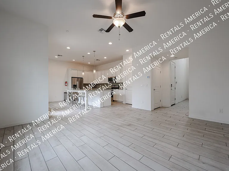 901 S Smith Rd #1008 — Photo 5