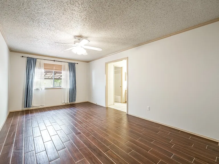 1006 Silbury Dr — Photo 14