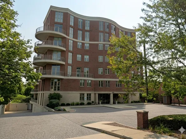520 S Washington St Ph 3, Naperville, IL 60540