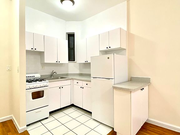 3rd image of 413 E 81st St APT 2d
