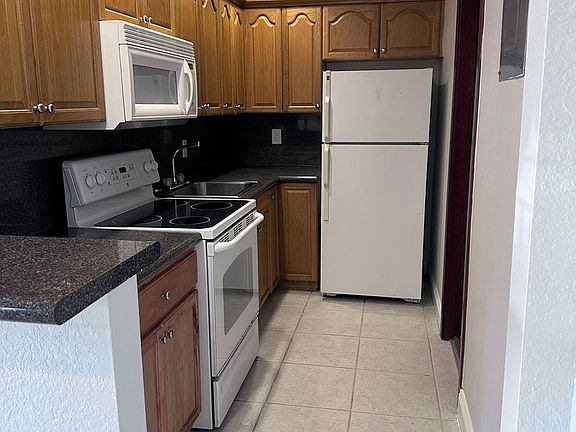 2nd image of 1931 NE 51st St APT 1