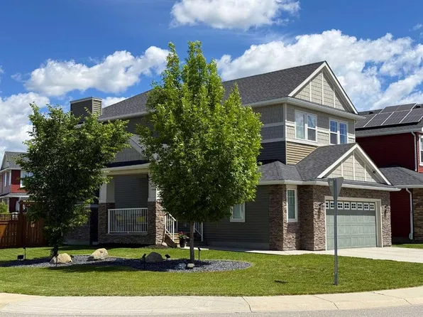 100 W Kinniburgh Gdns, Chestermere, AB T1X 0R8