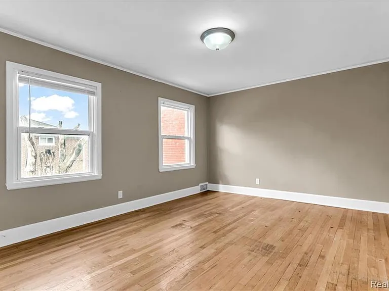 3463 Santa Maria Ave — Photo 16