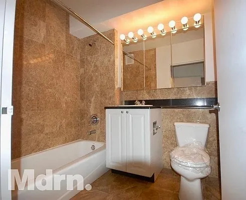 Rented by Mdrn Residential | media 43