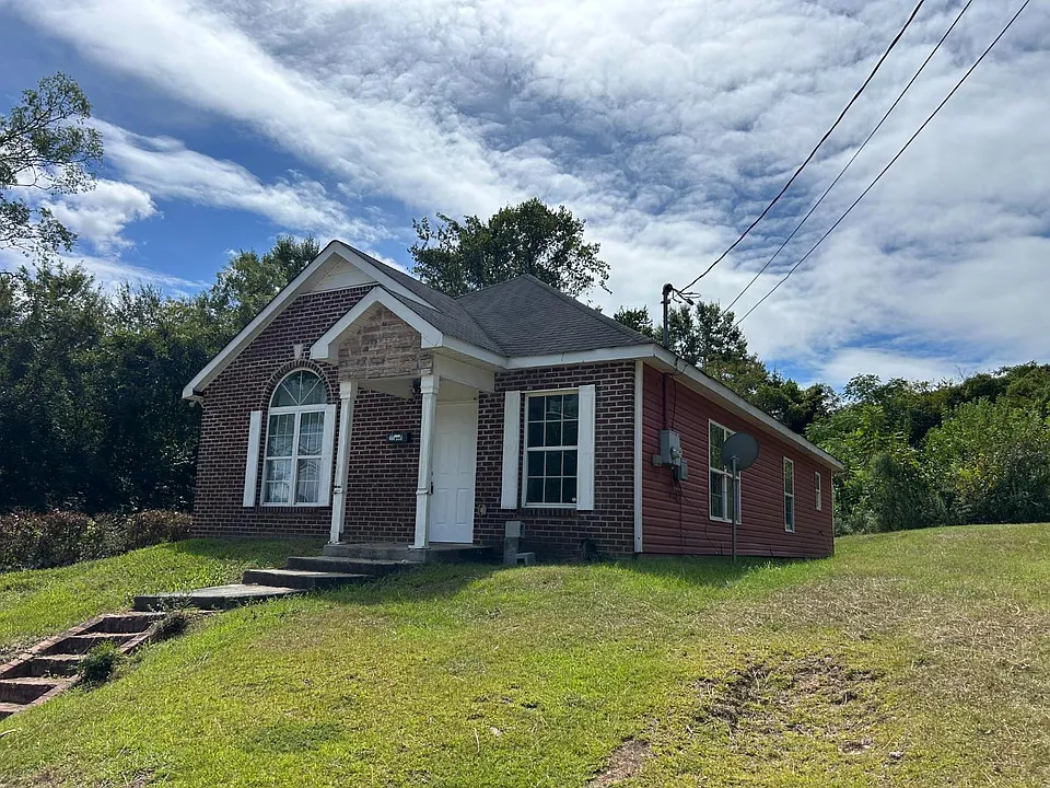 460 Elm St
