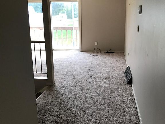 2nd image of 4420 Heritage Dr APT 6A