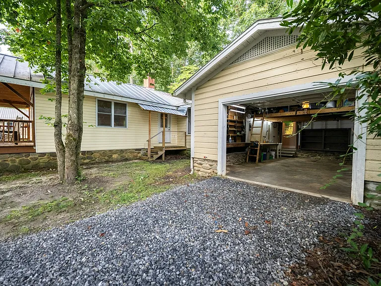 809 Montreat Rd — Photo 40