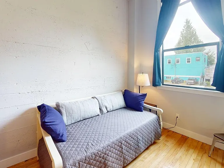 2845 Marine Dr #5 — Photo 6