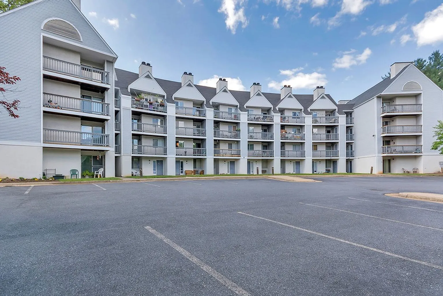 1243 Cedars Ct APT B8 photo 1