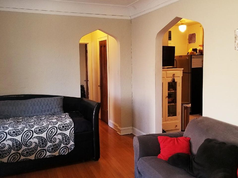 1st image of 2421 W Lunt Ave APT 2N