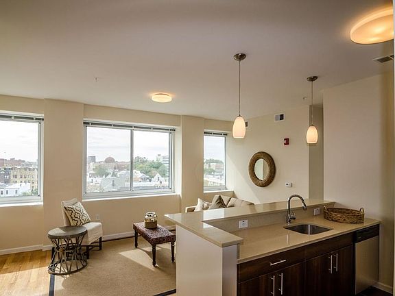 4th image of 100 Newkirk St APT 8E