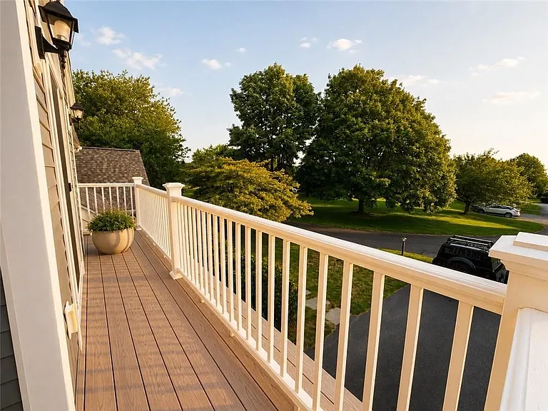 520 Corey Ln — Photo 16