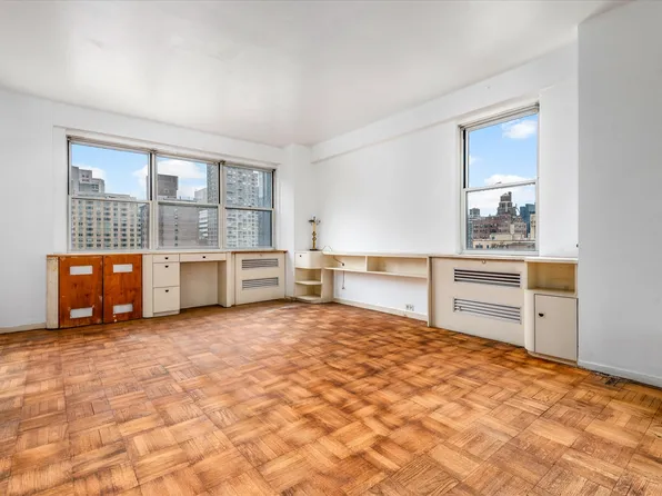 300 East 71st Street image 4 of 13