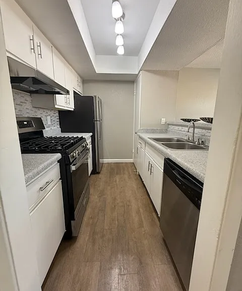 The Citadel Apartments — Photo 42