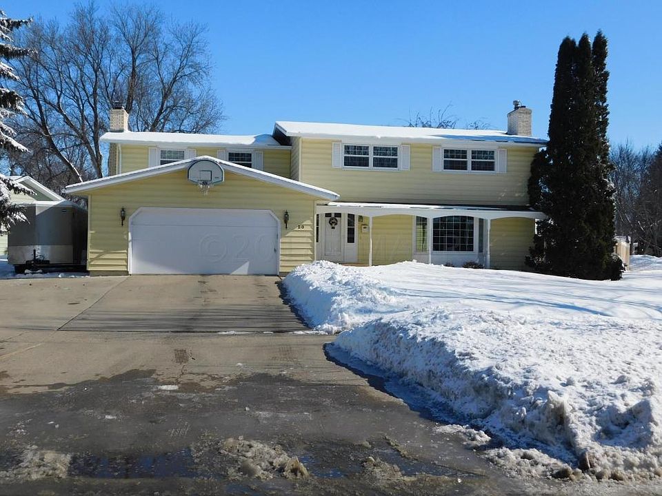 1st image of 20 Woodcrest Dr N