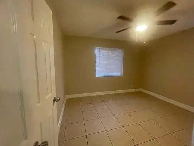400 Metcalf Ct — Photo 11