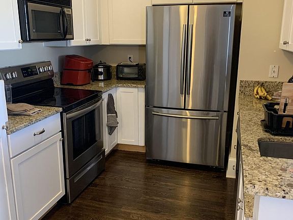 3rd image of 401 Finsbury St APT 302