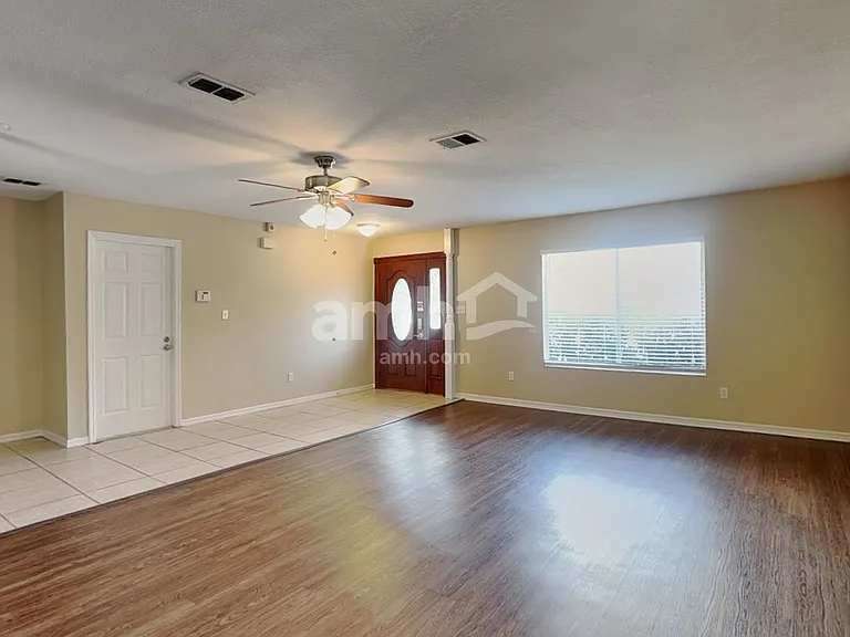 1014 Gore Dr — Photo 7