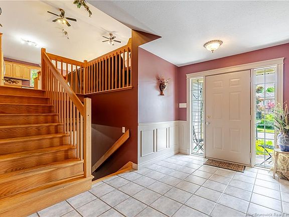 3rd image of 822 Douglas Ave