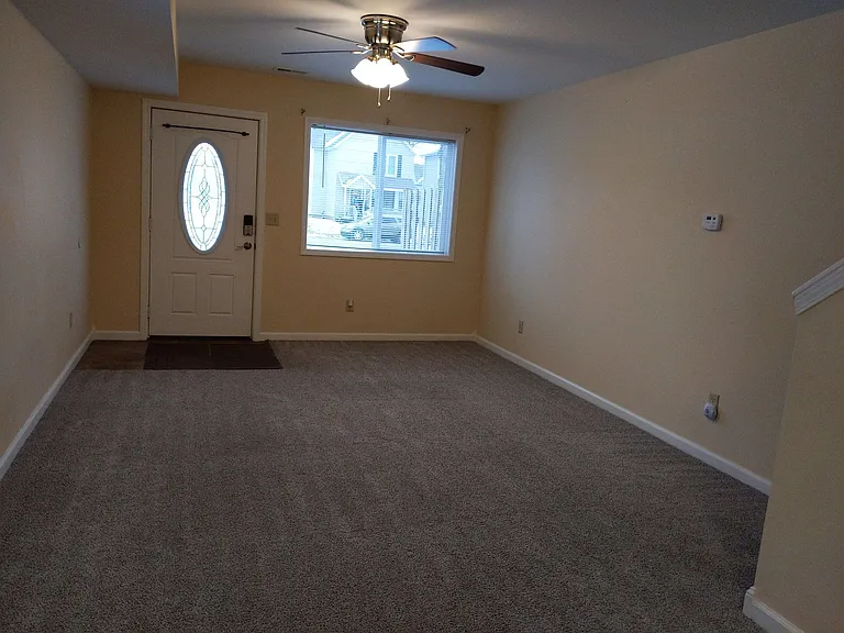 547-549 S Central Ave #547 — Photo 13