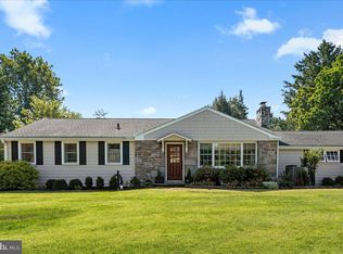 84 Walker Rd, Wayne, PA 19087