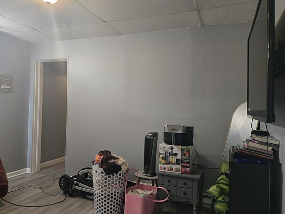 2nd image of 123 S Main St APT 1