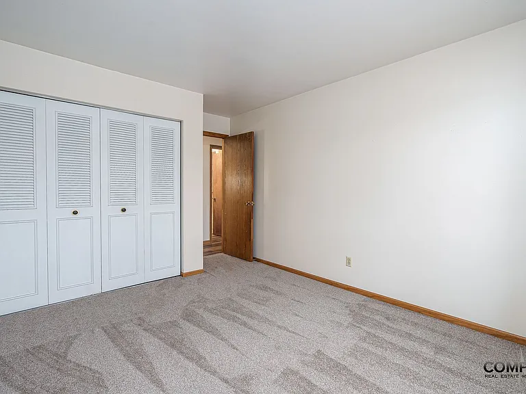 Half Moon Lake Apartments — Photo 34