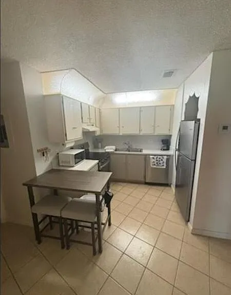 1971 NE Collins Cir #20 — Photo 8