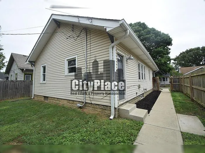 2 bed, 1.0 bath, 884 sqft, $1,475 — Photo 4