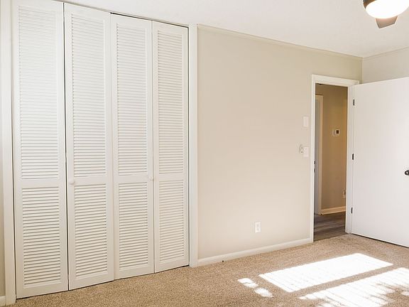 5th image of 1010 Shamrock Dr