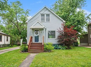 718 School Ave, Cuyahoga Falls, OH 44221