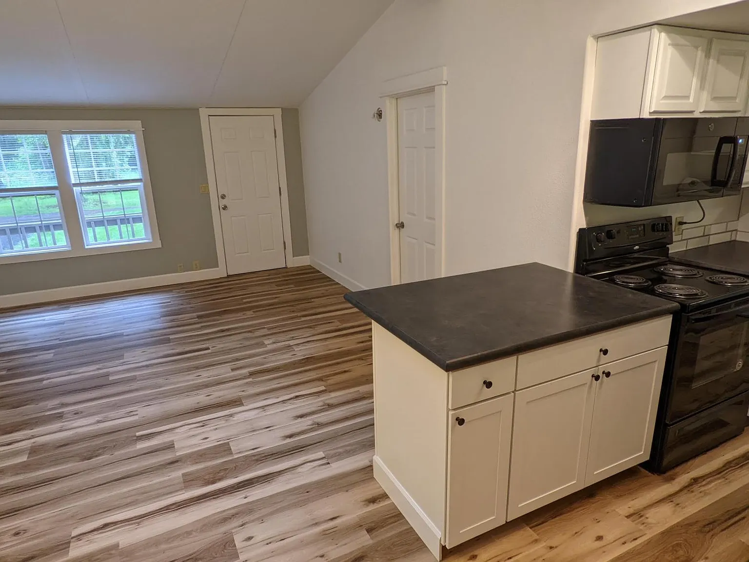 821 Kamus Way — Photo 2