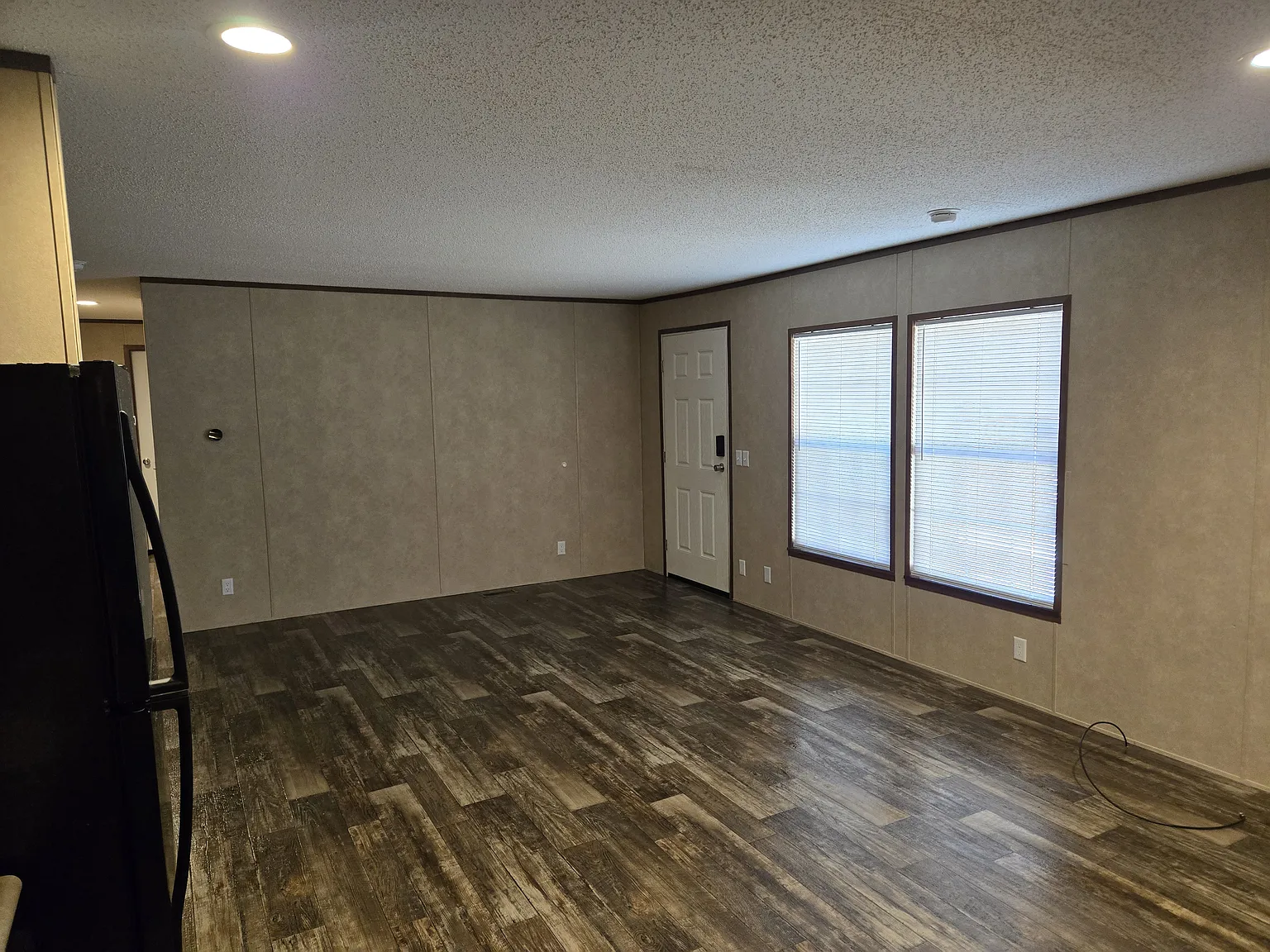 3 bed, 960 sqft, $1,085 — Photo 4
