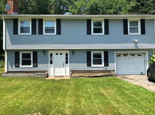 22 Blueberry Ln, Rutland, MA 01543