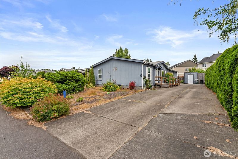 3rd image of 5252 52nd Lane SE