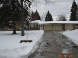 8821 Houghton Dr, Sterling Heights, MI 48314